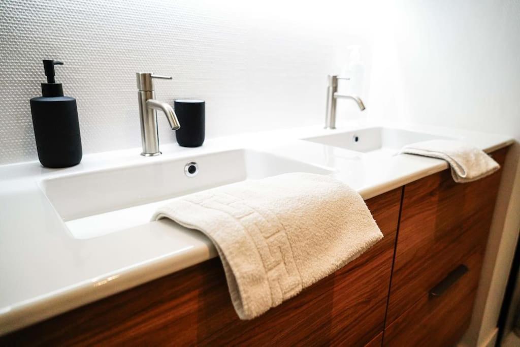Le Rive Hugo • Elegance & Art De Vivre Apartment Chateauroux Bagian luar foto