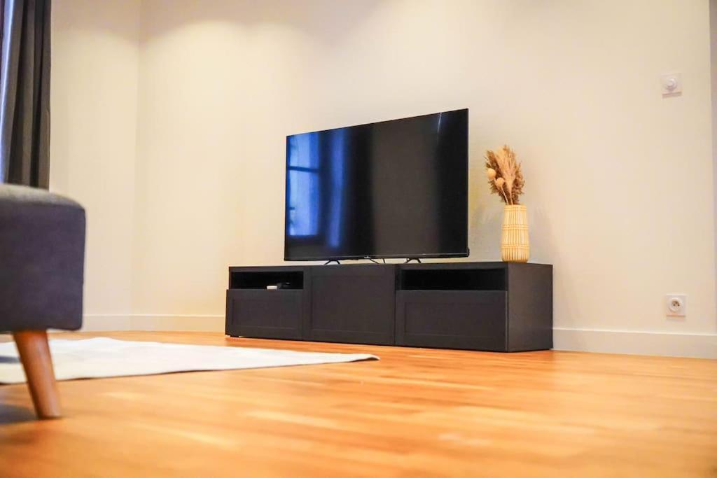 Le Rive Hugo • Elegance & Art De Vivre Apartment Chateauroux Bagian luar foto